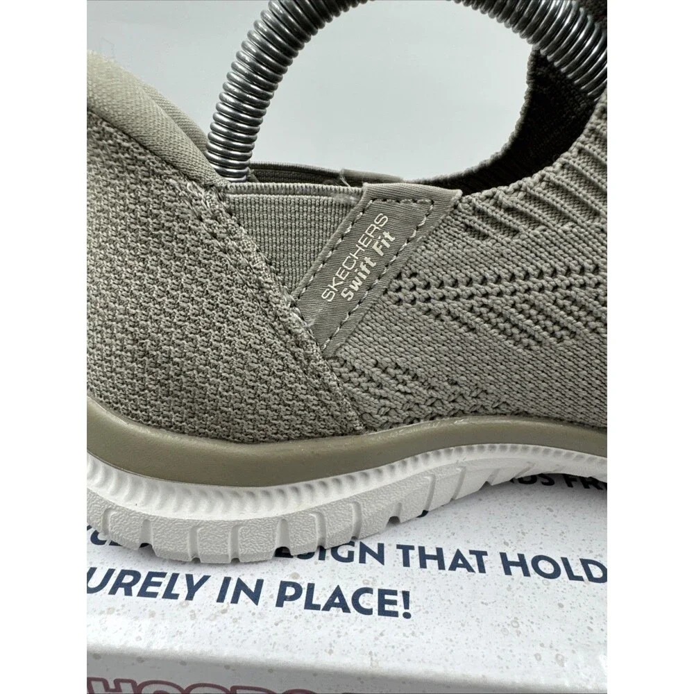 Skechers Women's Black Virtue Swift Fit Sneaker Hands Free Memory Foam Sz 8.5